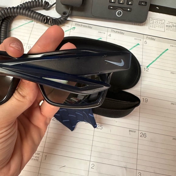 Nike Dark Blue Sunglasses - Picture 1 of 10